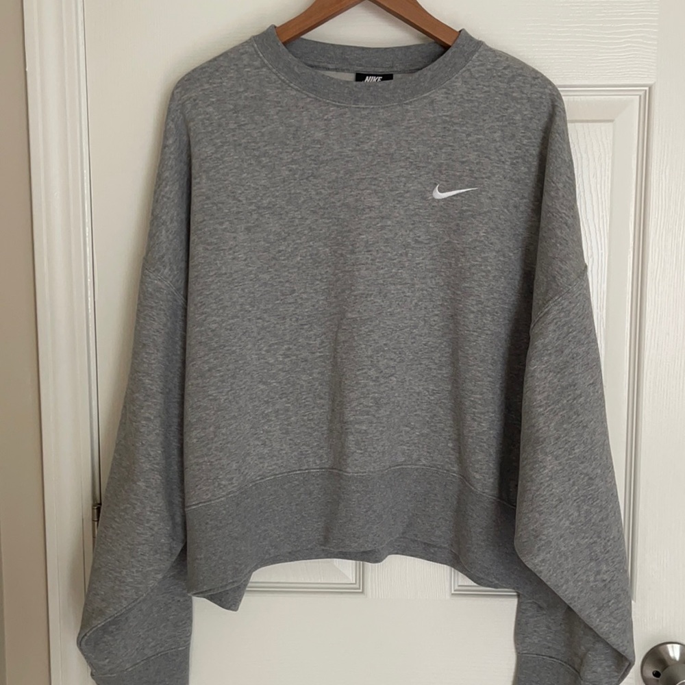 Nike Cropped Loose Fit Oversized Sweatshirt